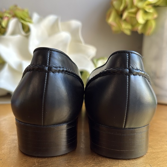 Ralph Lauren Made in Italy Heeled Penny Loafer in Black Leather - Picture 5 of 16